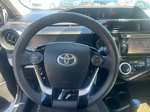 Used 2018 Toyota Prius C One FWD image 17