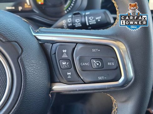 Used 2024 Jeep Wrangler Unlimited Sahara AWD/4WD image 19