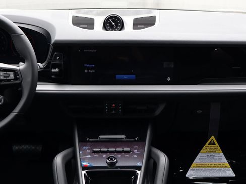 New 2026 Porsche Cayenne image 20