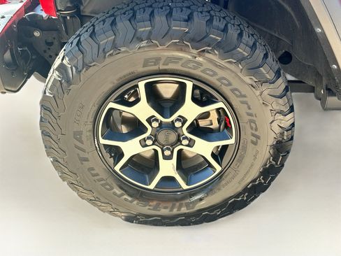Used 2021 Jeep Wrangler Unlimited Rubicon AWD/4WD image 11