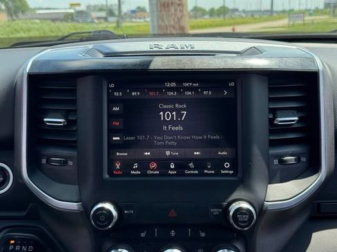 Used 2019 RAM 1500 Big Horn AWD/4WD image 3