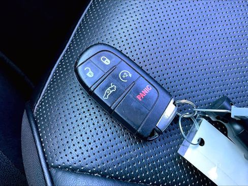 Used 2017 Chrysler 300 C image 13