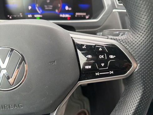 Used 2023 Volkswagen Tiguan SE R-Line image 49