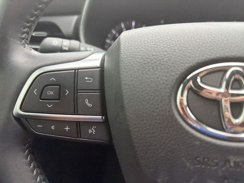 Used 2021 Toyota Highlander XSE FWD image 26