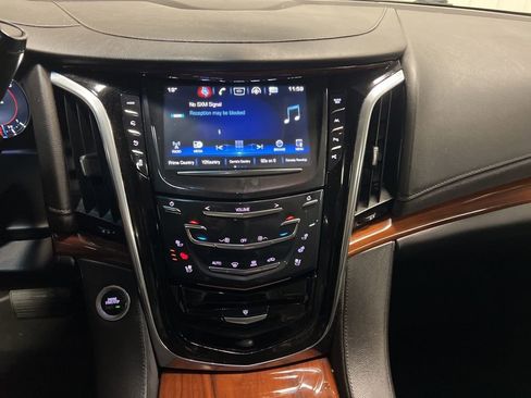 Used 2018 Cadillac Escalade ESV Premium Luxury image 17