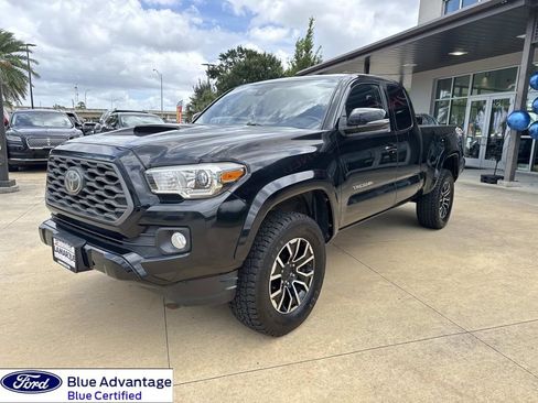 Used 2020 Toyota Tacoma TRD Sport AWD/4WD image 5