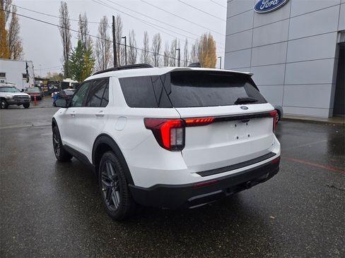 New 2026 Ford Explorer ST-Line w/ ST-Line Street Pack image 7