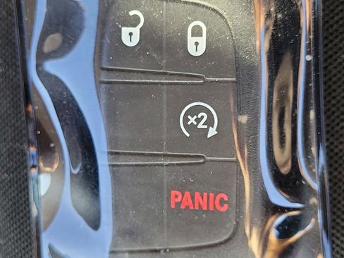 Used 2016 Jeep Renegade Latitude FWD image 33