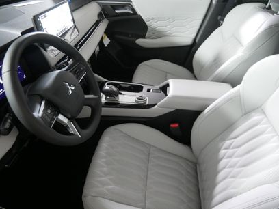 New 2025 Mitsubishi Outlander AWD