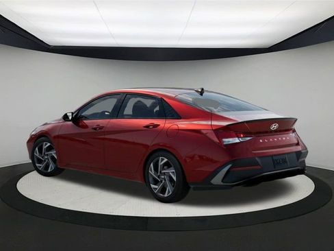 Used 2025 Hyundai Elantra Sport image 7