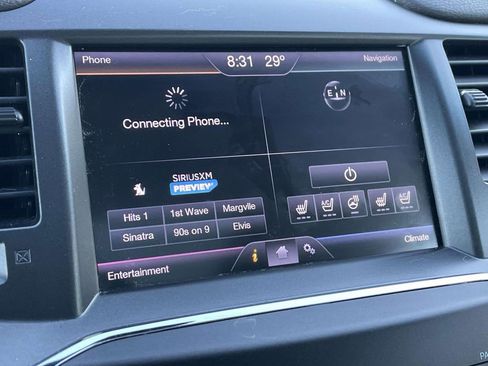 Used 2013 Lincoln MKS AWD image 25