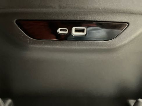 Used 2024 Chrysler Pacifica Touring-L FWD image 20