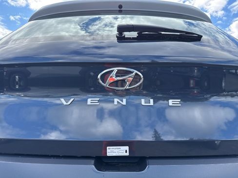 New 2025 Hyundai Venue Limited image 10