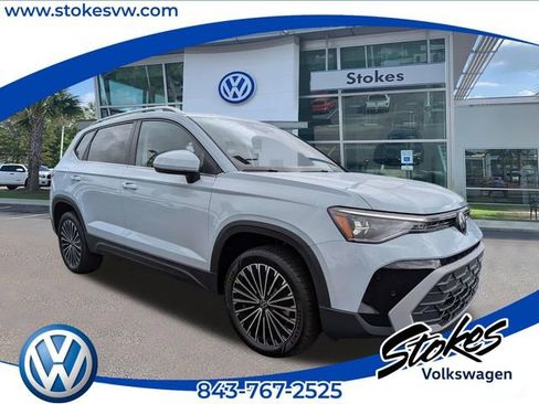 New 2026 Volkswagen Taos SE FWD image 1