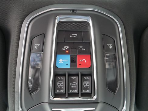 Certified 2024 Jeep Wagoneer 4WD w/ Premium Group I image 31