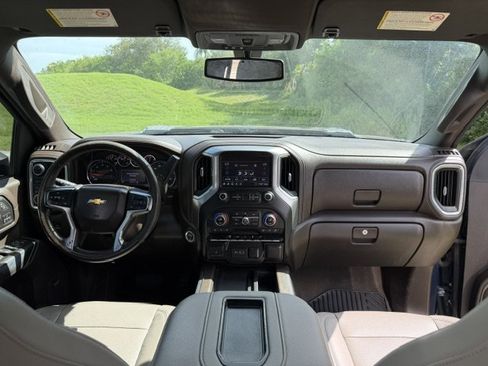Used 2020 Chevrolet Silverado 2500 LTZ w/ LTZ Convenience Package AWD/4WD image 15