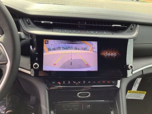 New 2026 Jeep Grand Cherokee Limited w/ Limited Altitude Package image 19