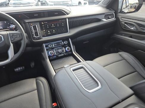 Used 2023 GMC Yukon Denali w/ LPO, Floor Liner Package AWD/4WD image 34