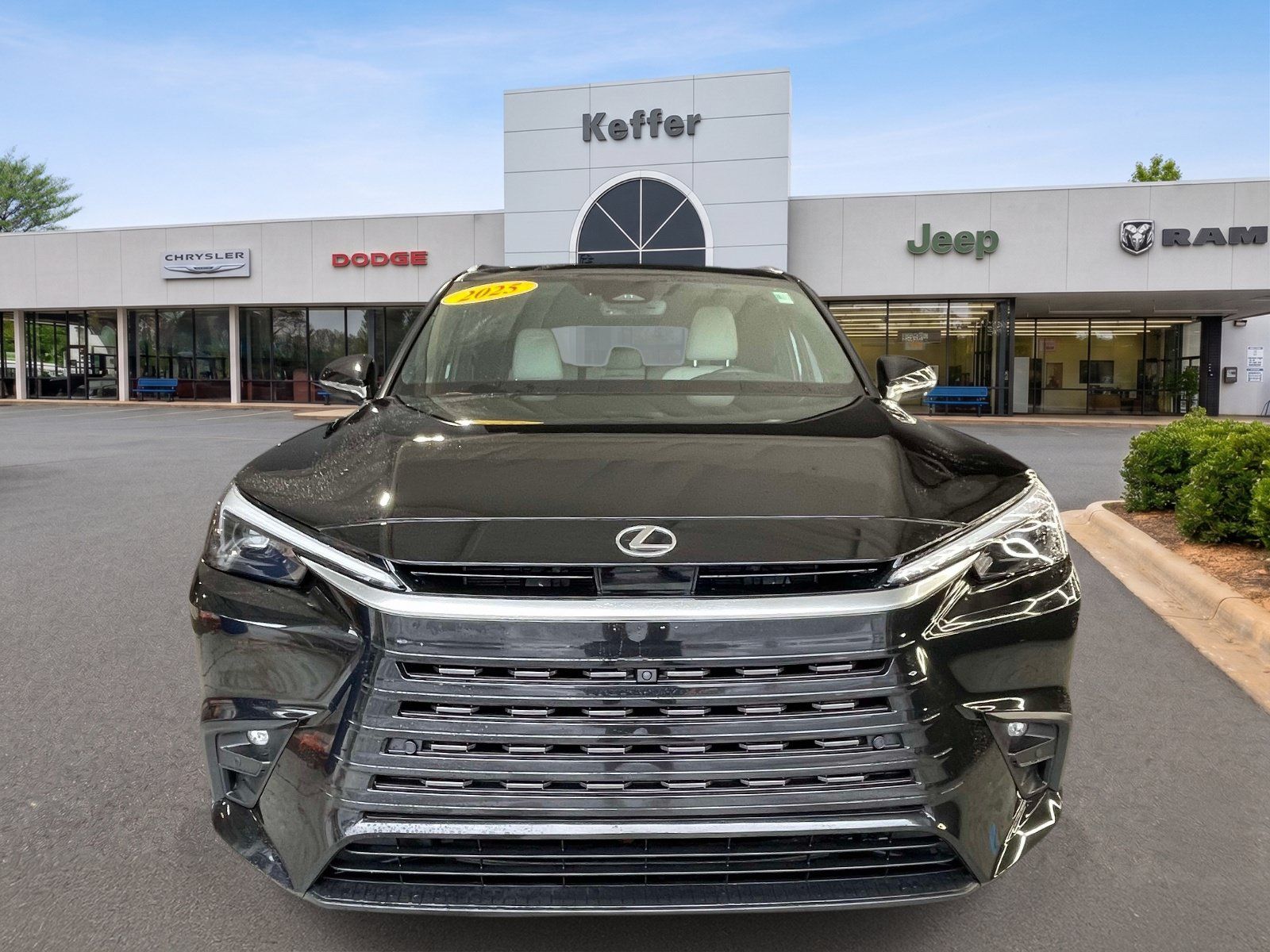 Used 2025 Lexus TX 350 AWD w/ Technology Package image 2