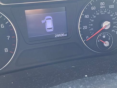 Used 2020 Kia Sorento LX image 10