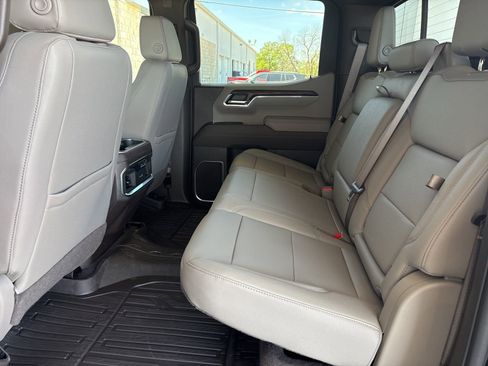New 2026 GMC Sierra 1500 SLT AWD/4WD image 16