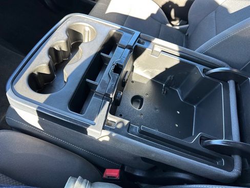 Used 2018 Chevrolet Silverado 2500 LT image 32