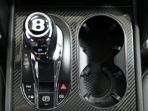 Used 2019 Bentley Bentayga image 40