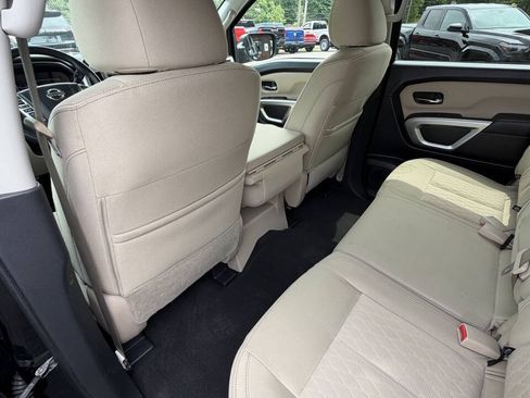 Used 2018 Nissan Titan SV AWD/4WD image 35