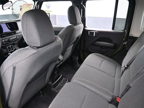 Used 2024 Jeep Wrangler Unlimited Sahara image 34