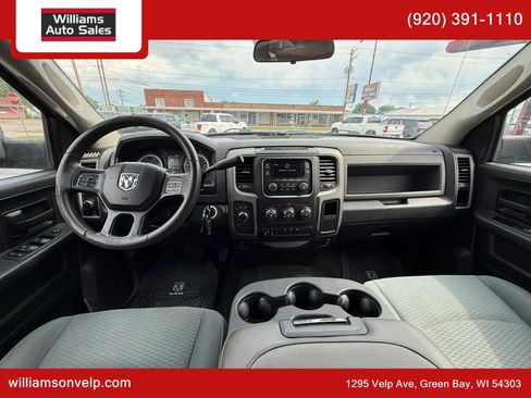 Used 2017 RAM 2500 Tradesman w/ Chrome Appearance Group AWD/4WD image 17