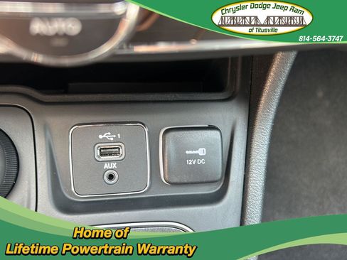 Used 2022 Jeep Cherokee Trailhawk AWD/4WD image 27