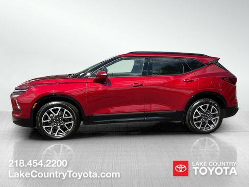 Used 2025 Chevrolet Blazer RS AWD/4WD image 2