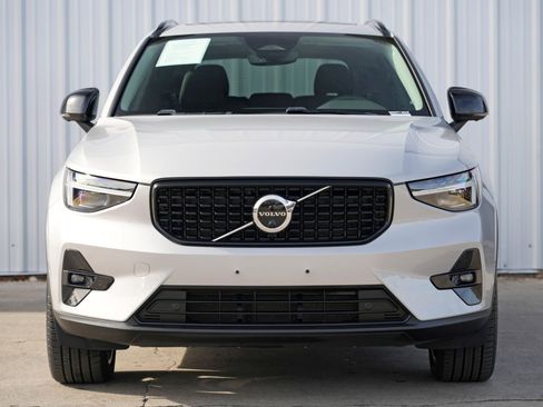 Used 2023 Volvo XC40 B5 Ultimate w/ Protection Package Premier image 7