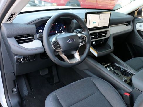 New 2025 Ford Explorer Active image 15