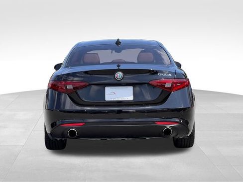 Used 2019 Alfa Romeo Giulia RWD image 4