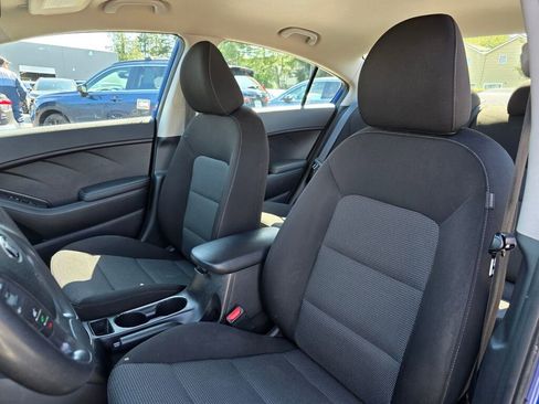 Used 2017 Kia Forte LX FWD image 4