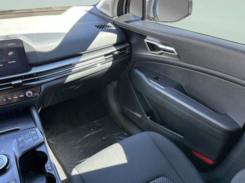 New 2026 Kia Sportage S image 12