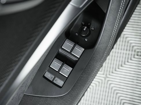 Used 2024 Audi RS 6 performance w/ Matte Carbon Package image 78