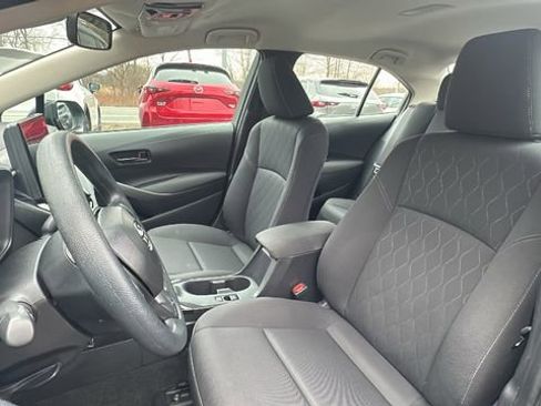 Used 2025 Toyota Corolla LE image 19