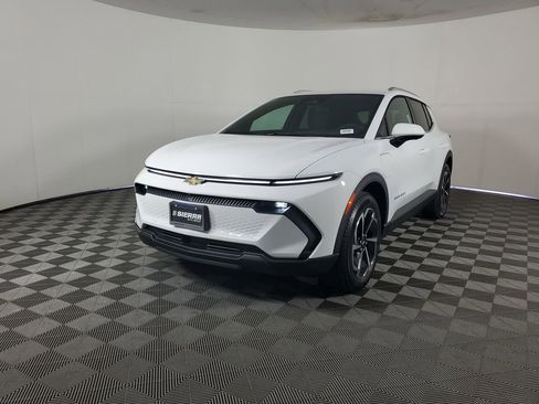 New 2026 Chevrolet Equinox EV LT image 8