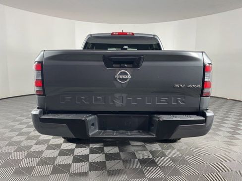 Used 2024 Nissan Frontier SV image 6