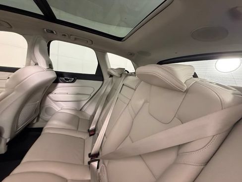 Used 2020 Volvo XC60 T5 Inscription w/ Protection Package FWD image 32