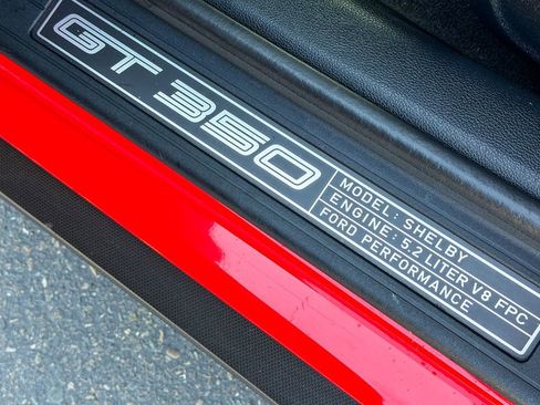 Used 2016 Ford Mustang Shelby GT350 w/ Technology Package image 16