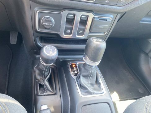Used 2024 Jeep Wrangler Sport AWD/4WD image 32