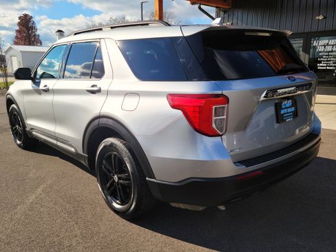 Used 2020 Ford Explorer XLT w/ Comfort Package image 6