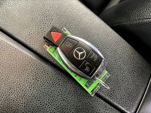 Used 2013 Mercedes-Benz C 300 4MATIC Sedan image 33