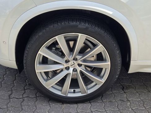 Certified 2023 Volvo XC90 B6 Ultimate w/ Lounge Package AWD/4WD image 11