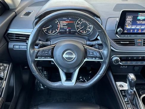 Used 2024 Nissan Altima 2.5 SR FWD image 16