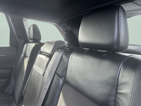 Used 2022 Jeep Grand Cherokee Laredo X image 15