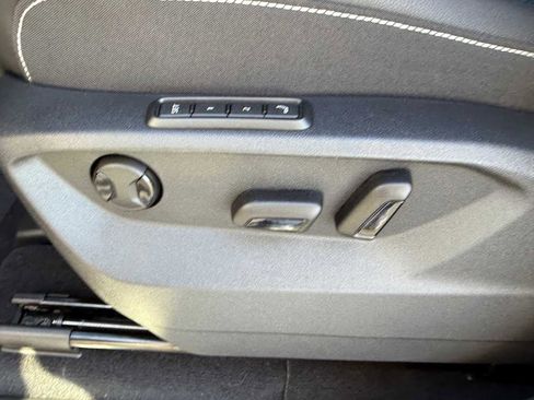 New 2026 Volkswagen Atlas Cross Sport SEL Premium R-Line image 11